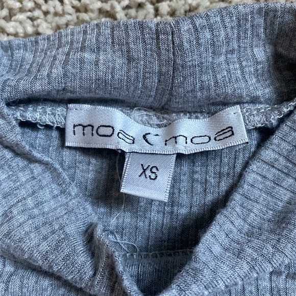 MoaMoa mock neck crop top - Picture 2 of 2